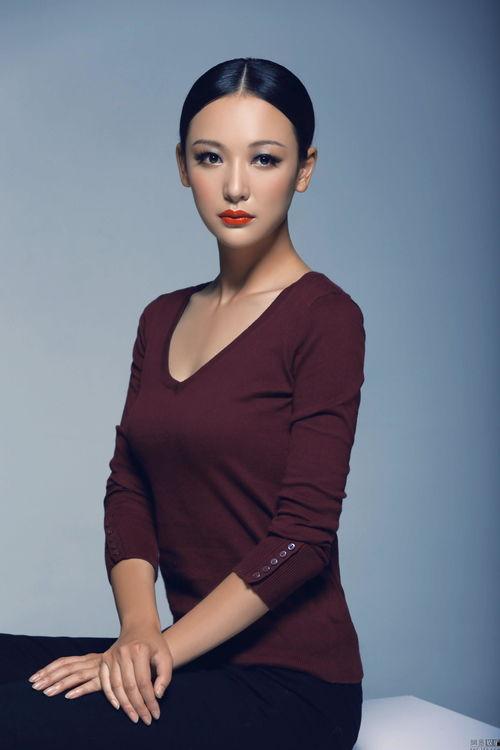 演员杨舒个人资料,影视界璀璨的“军旅女神”